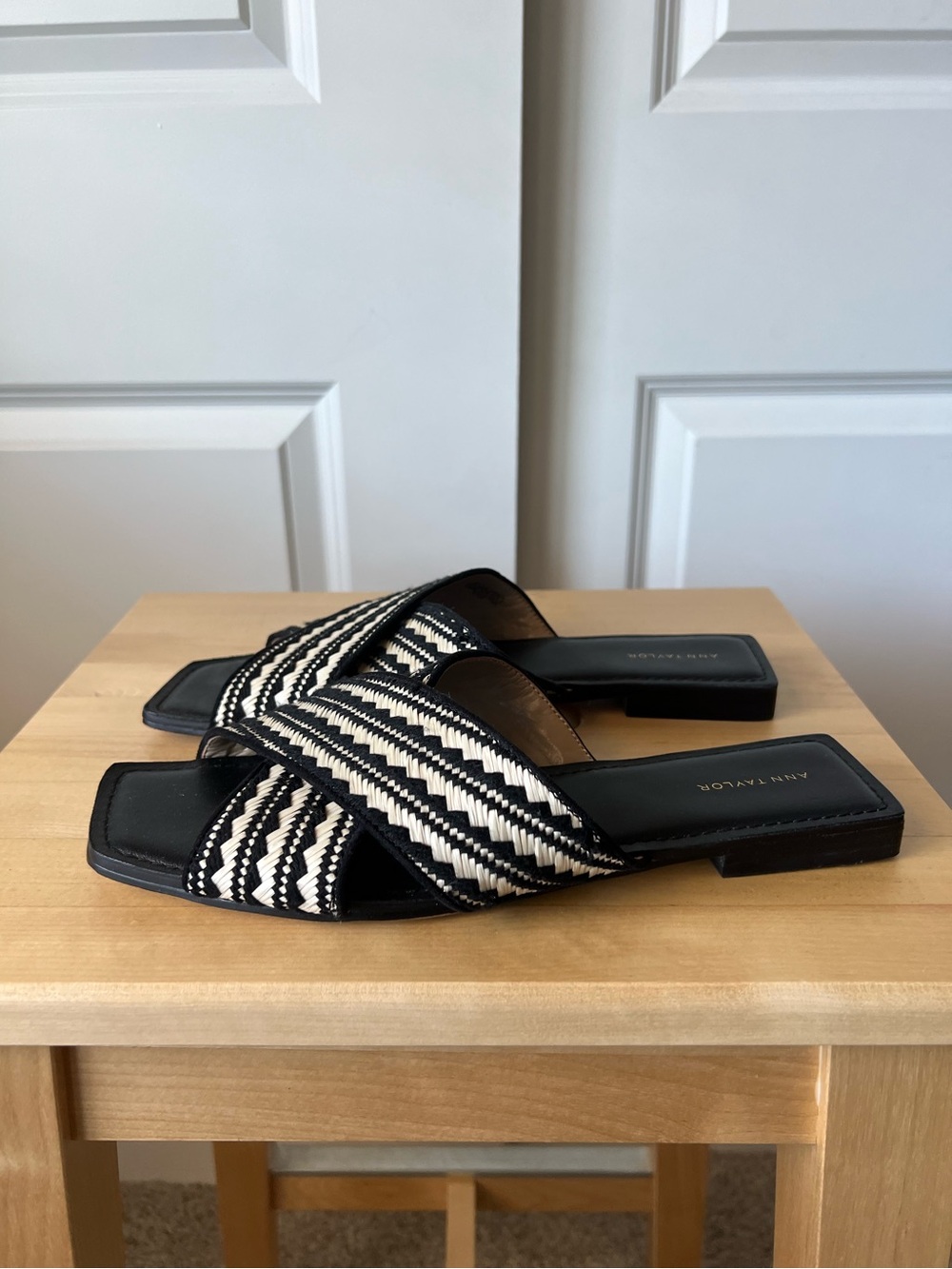 Ann Taylor Black and Cream Criss-Cross Sandals